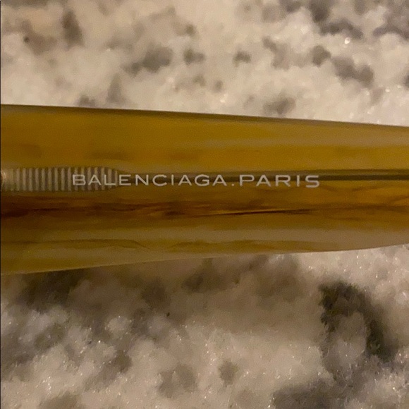 Balenciaga Tortoise Shell Sunglasses - Picture 5 of 8